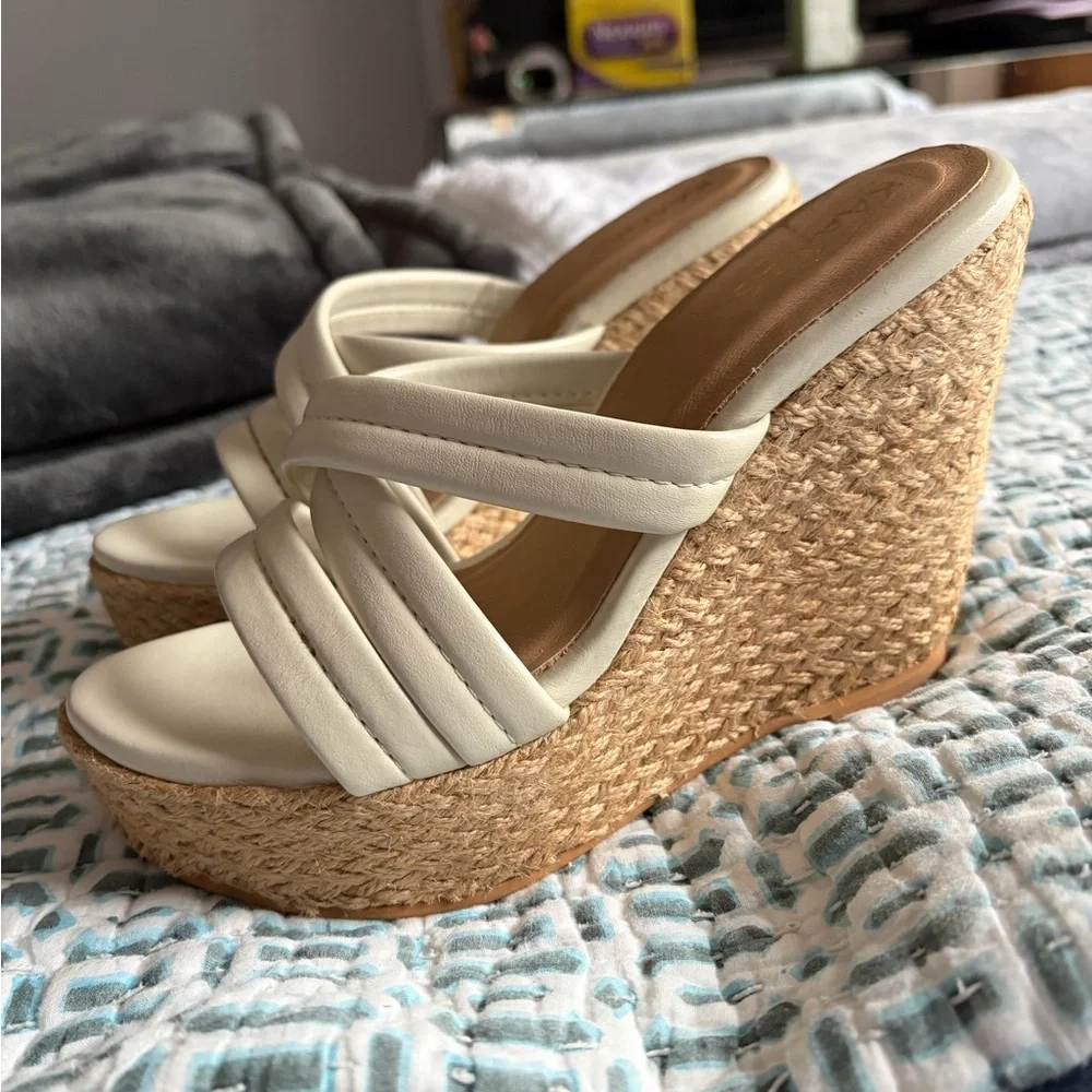 Kaanas Cream Woven Espadrille Wedge Sandals